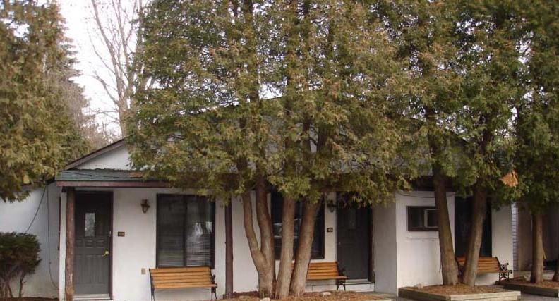 Chalet Beaconsfield Motel ภายนอก รูปภาพ