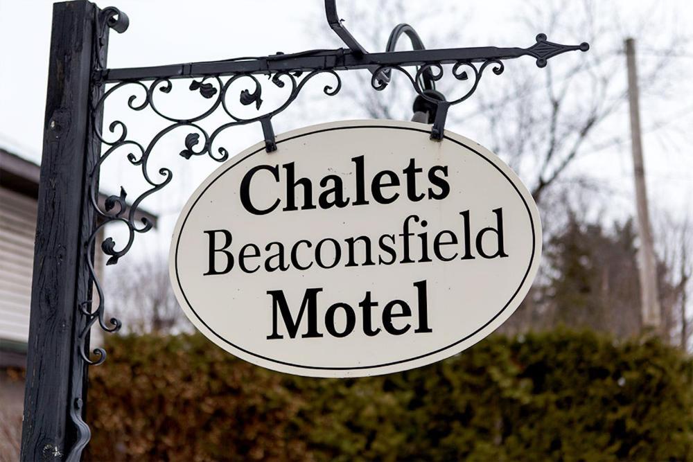 Chalet Beaconsfield Motel ภายนอก รูปภาพ